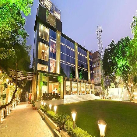 The Palm Spring A Boutique Hotel Naraina New Delhi Exterior foto