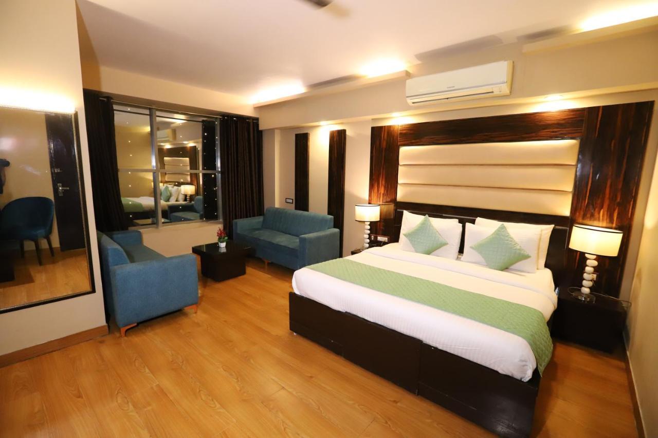 The Palm Spring A Boutique Hotel Naraina New Delhi Exterior foto